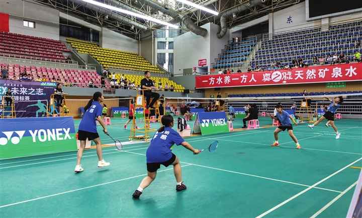 湖北省少年羽毛球锦标赛在仙桃市举行